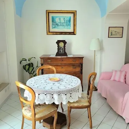 Appartement Elle, Just Few Steps From The Center! *