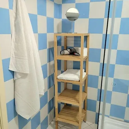 Elle, Just Few Steps From The Center!